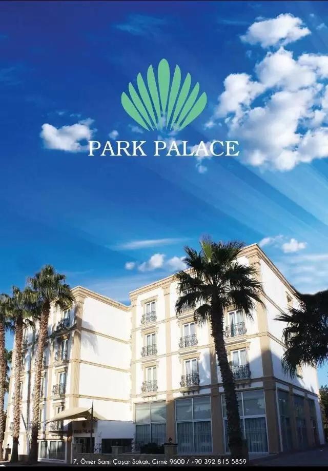 Park Palace Hotel 凯里尼亚 外观 照片