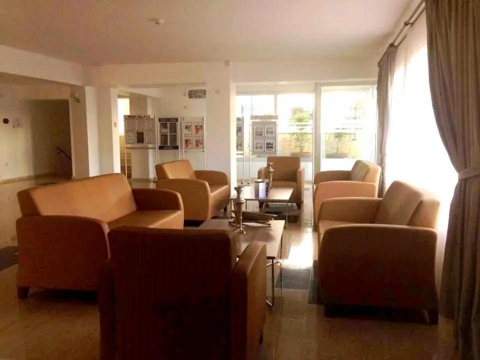 Park Palace Hotel 凯里尼亚 外观 照片